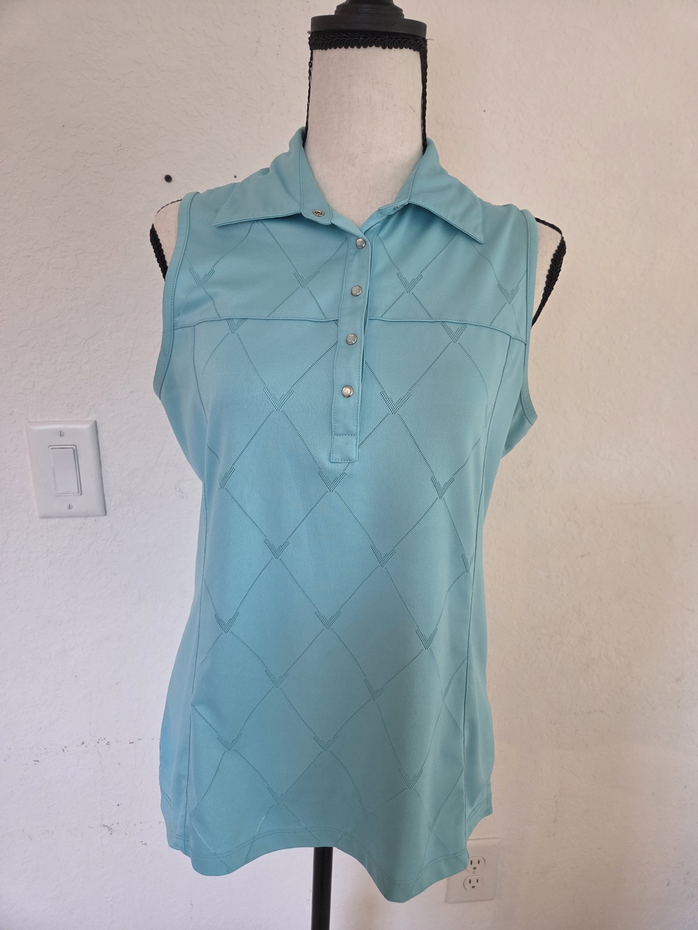 Callaway Aqua Blue Sleeveless Golf Polo Top Size M Snap Button Diamond Print